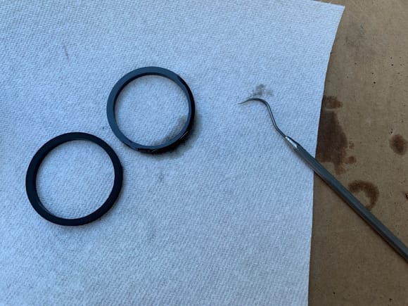 extracted the old piston seal; the new one is more supple and slightly larger