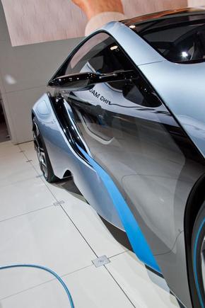 BMW i8 Concept side