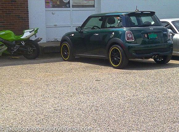 Mini Cooper S with Team Dynamic wheels 00040