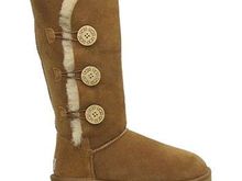 Get FREE shipping on the UGG Bailey Button Triplet at Buyuggboots2011.com! The women UGG Bailey Button Triplet can either be worn up or cuffed down adding a little variety depending on your style. Available at Buyuggboots2011.com