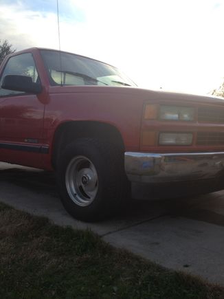95 swb 5 speed 4.3 
Planning to do a 6.0 swap soon