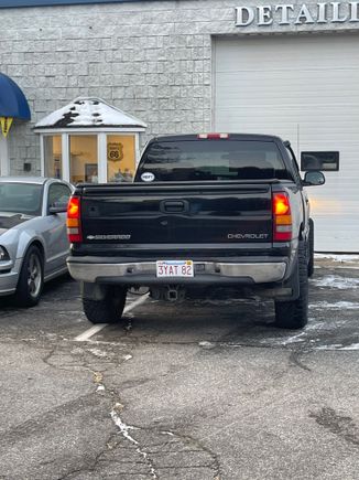 The jacked up passenger side possibly because of the collapsed mount.