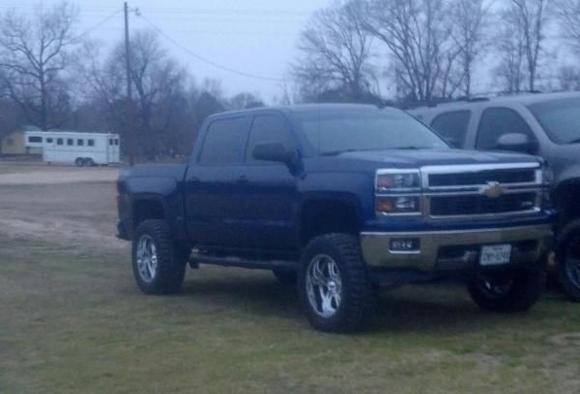 Pic with my old lady's tahoe