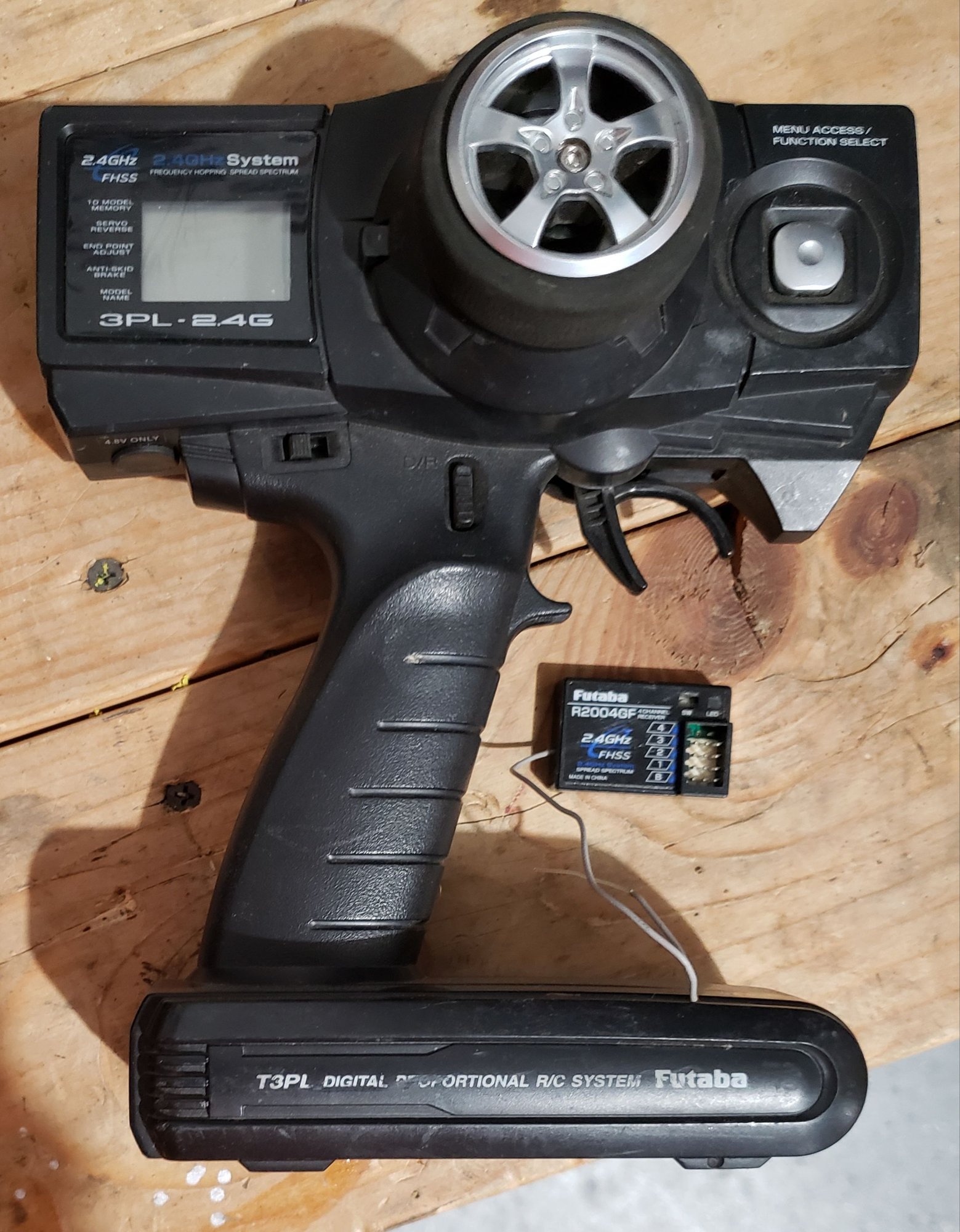 Futaba 3pl radio and receivers dynamite chargers - R/C Tech Forums