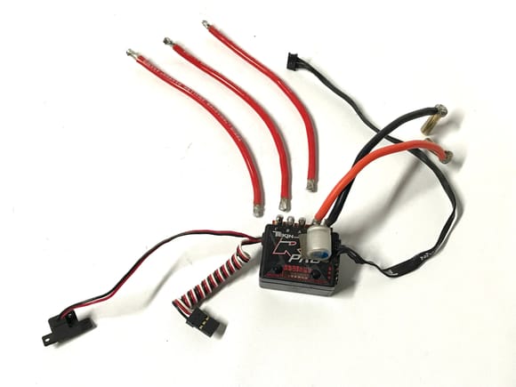 5mm Battery plugs 
Motor sensor wire 
Manual available online 