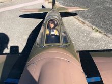 Scale pilot and radar ranging gunsite