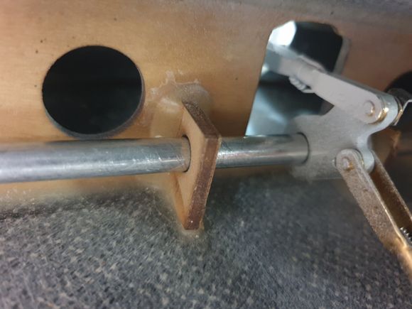 Internal Flap torque rod crank and lever.