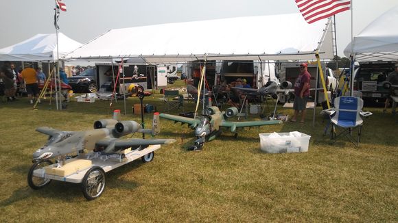 On my way to the Jet Meet, I thought I might have the only A-10 at the Meet.......NOT
I counted five A-10's and they got BIGGER each time I came across one......LOL
