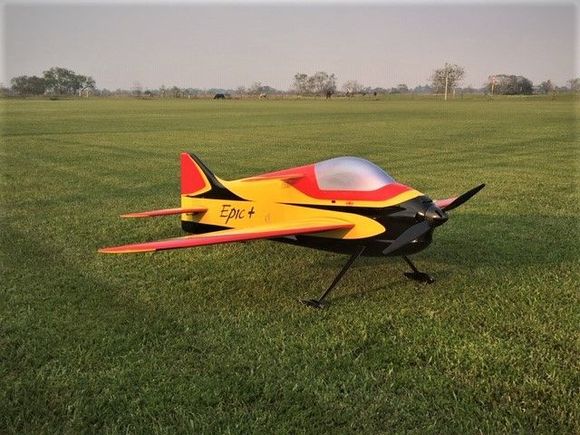 Well manicured grass runway with open overfly area