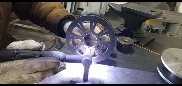 The process of welding wheel reinforcement components