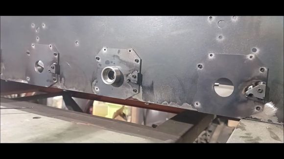 Installing the oil seal housing