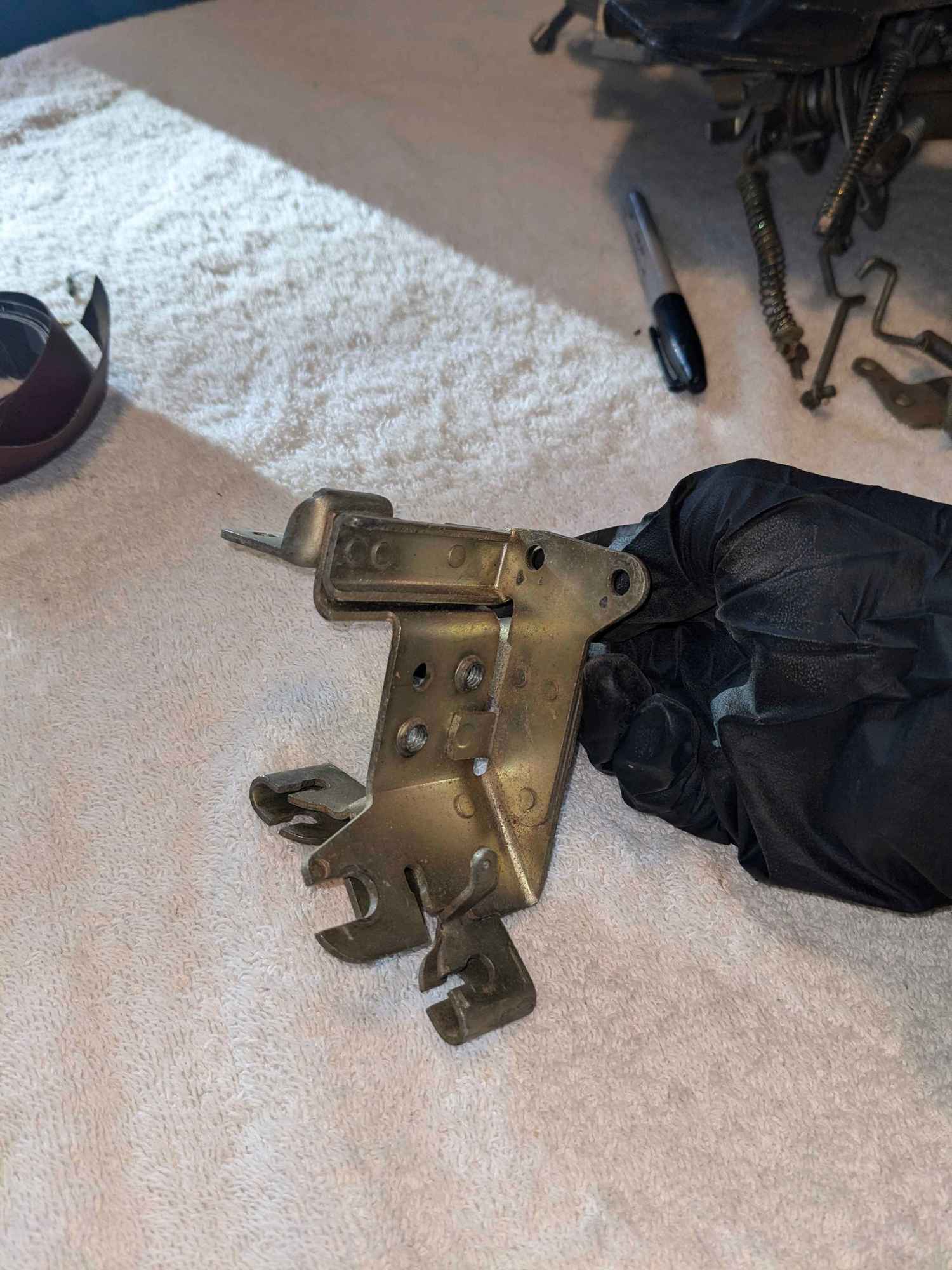 Part 17: Unknown bracket, not sure what it fits onto or what fits onto it