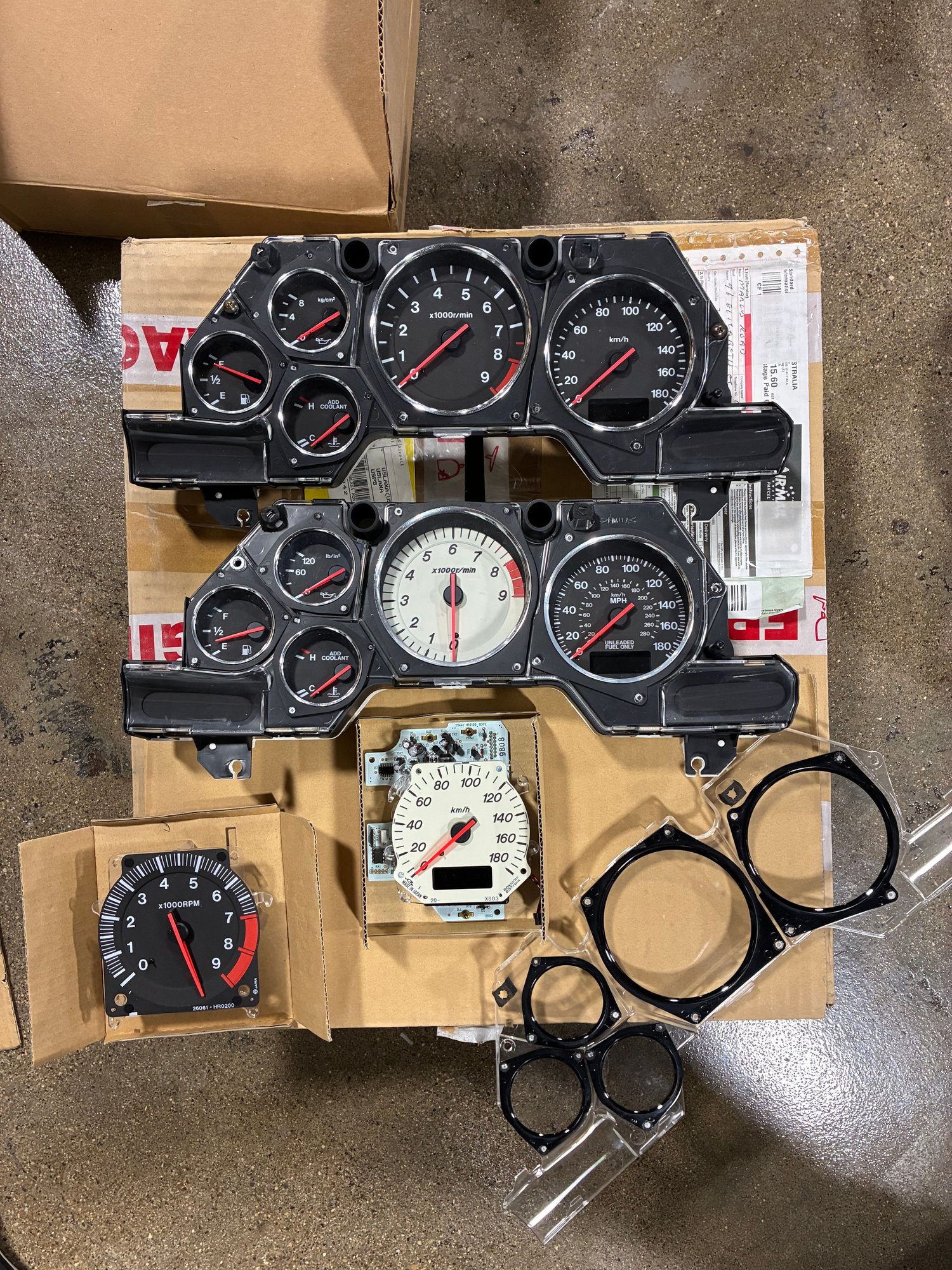 Audio Video/Electronics - Gauge clusters, radios, etc - Used - -1 to 2027  All Models - Lexington, KY 40508, United States