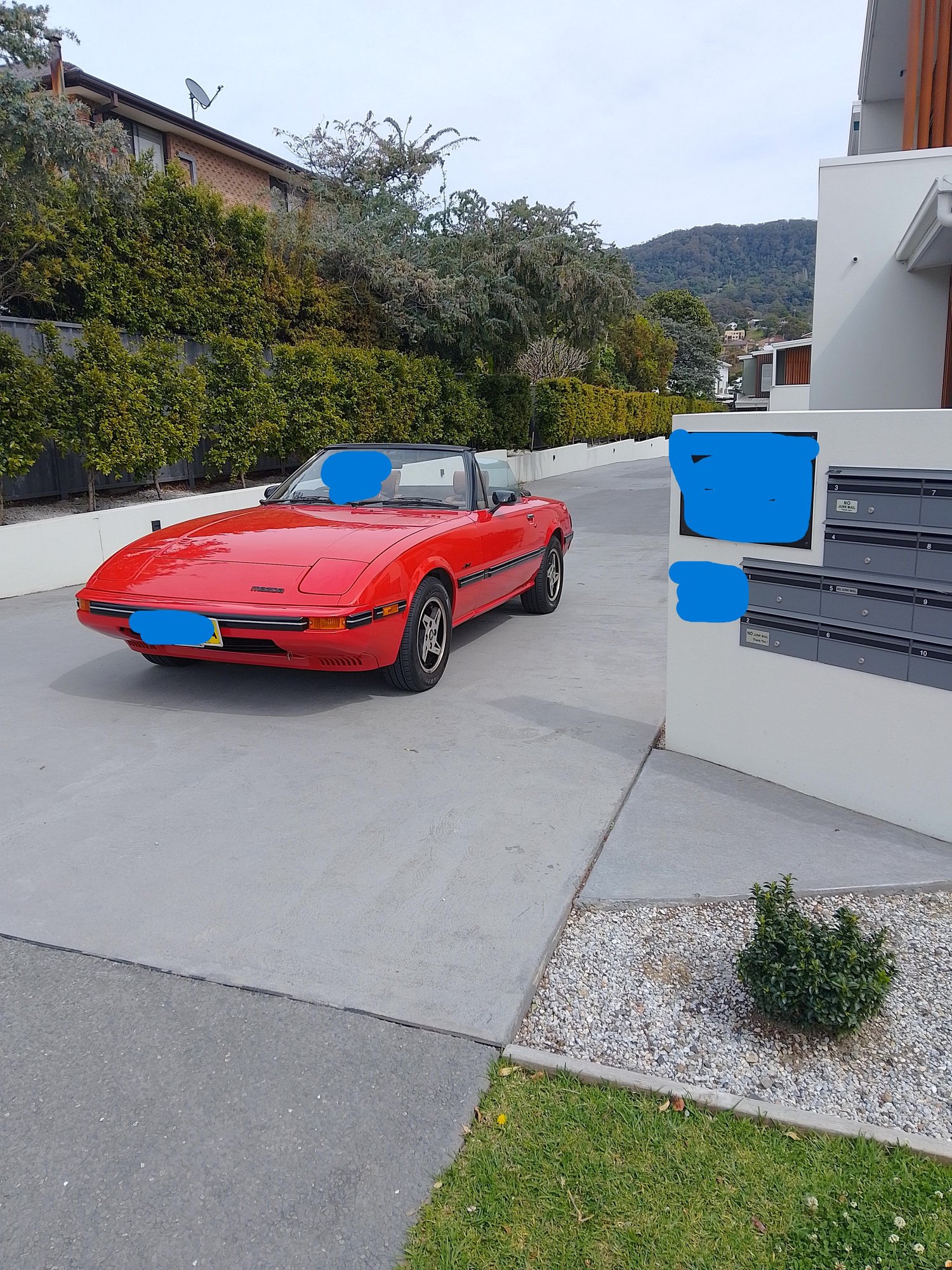 The stance on the convertible with 14 x 6 inch wheels looks right.