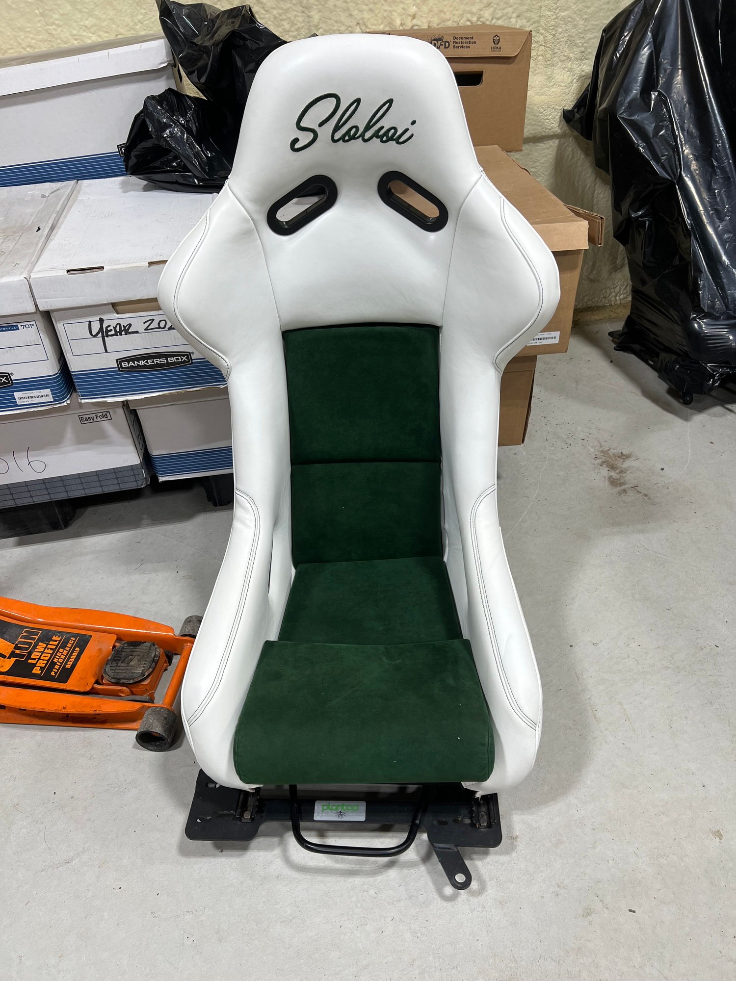 Interior/Upholstery - Custom NW Crafted Hand Crafted Carbon Fixed Back - Used - All Years Any Make All Models - Howell, MI 48843, United States