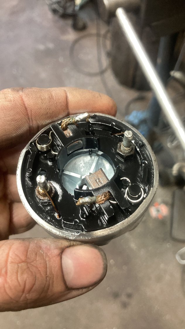 Very poor quality brush assy