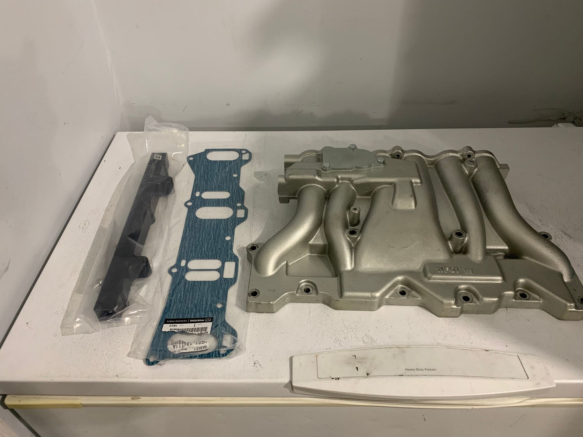 Engine - Intake/Fuel - 20B Lower Intake Parts - Gasket, FFE Rail, Stock LIM - Used - 1993 to 2002 Mazda RX-7 - Allentown, PA 18031, United States