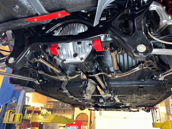 Rebuilt differential with new seals. Axels, driveshaft and power plant in. 