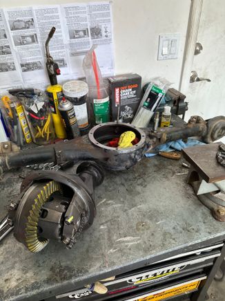 Rebuilt diff thanks to az driveshaft with new 4.77 gear set