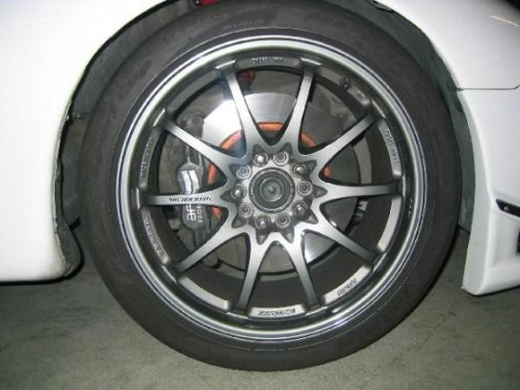 18x9.5 Volk CE28N in Gunmetal