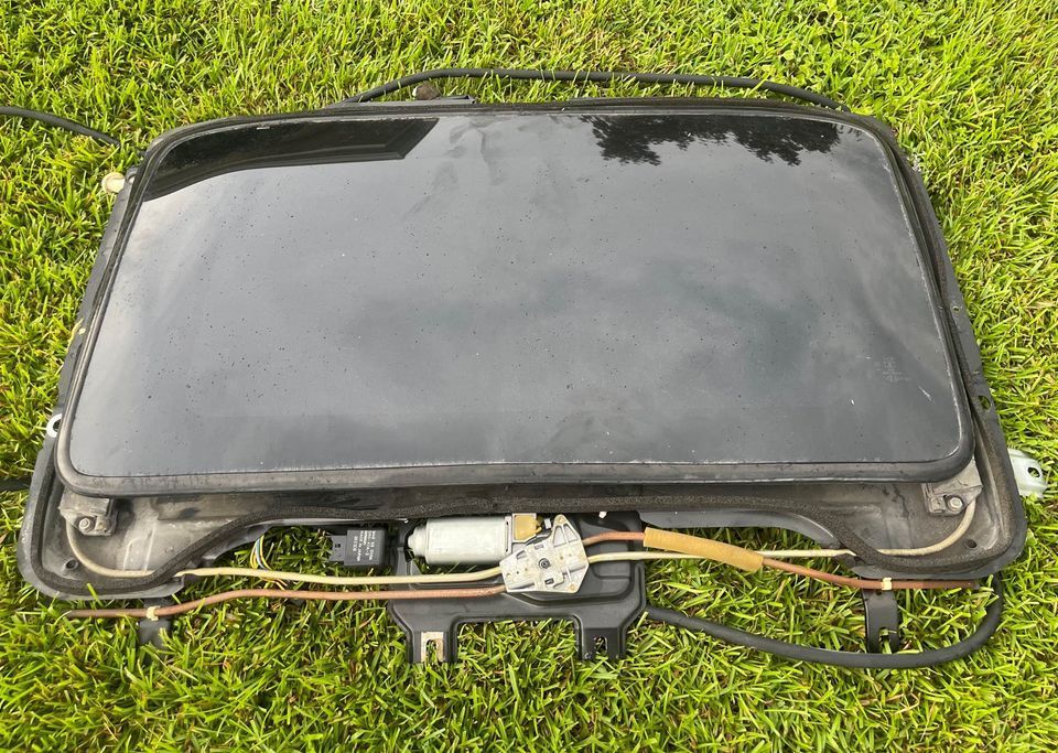 1994 Mazda RX-7 - 1) Glass sunroof and three plastic trim pieces - Exterior Body Parts - $1,800 - Destin, FL 32541, United States