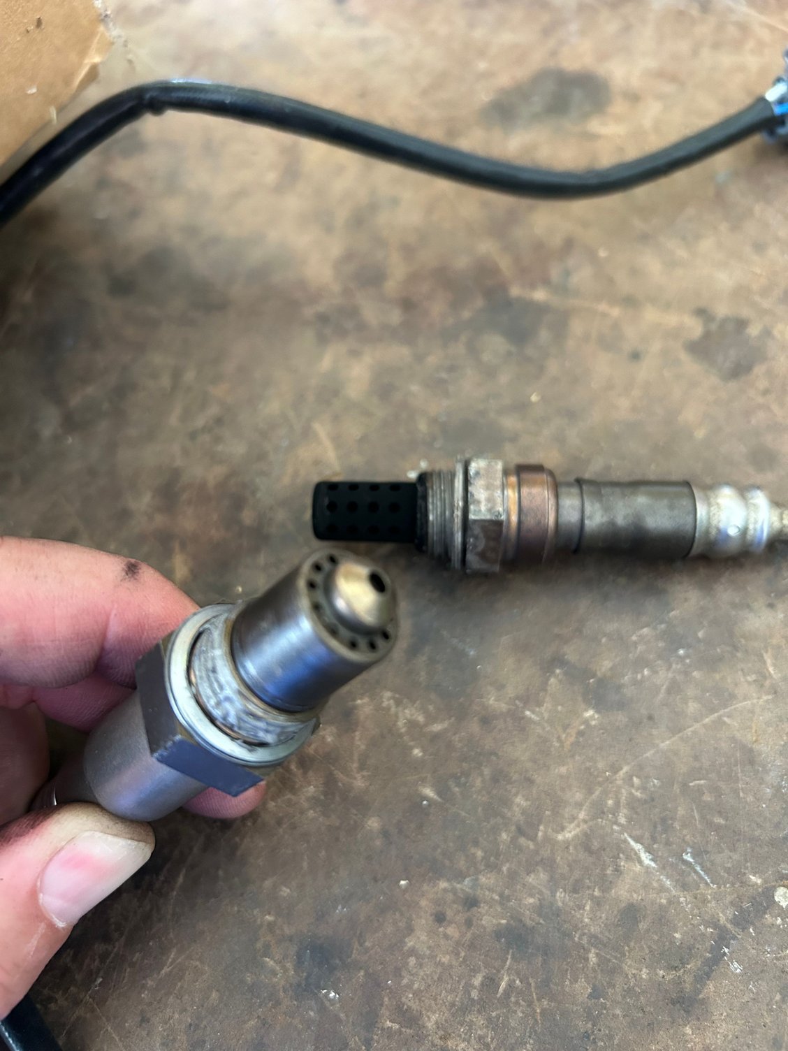 Clearly different from the oem, although, I’m not certain these are the OE sensors. 