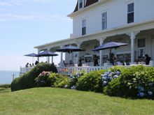 We packed a lunch and ate on the lawn here.  Gorgeous!