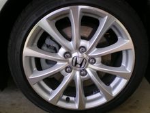clean right side wheel
