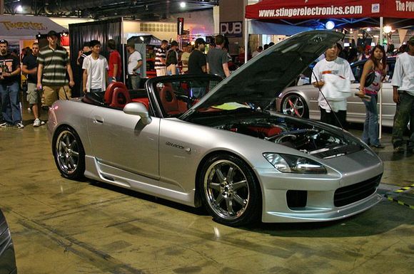 hin_philly_62604_s2000_12.jpg