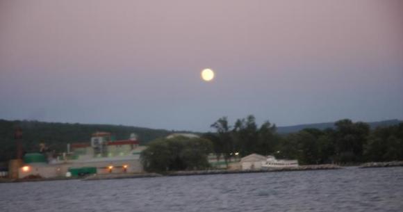 060610 moonrise 01060155.JPG
