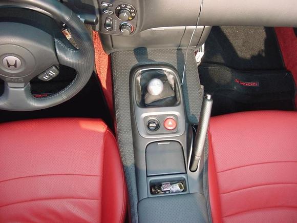 s2k_interior_console.jpg