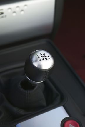 04_S2000_int03.jpg