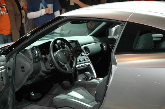 DSC_6589 071123 GT-R inside.JPG