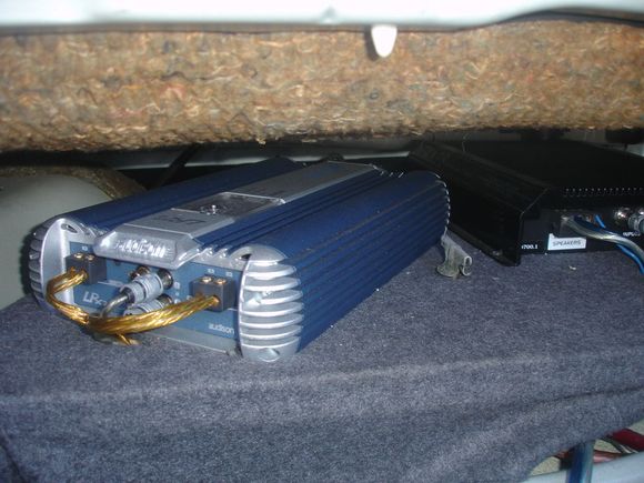 Sub and Amp setup 004.JPG