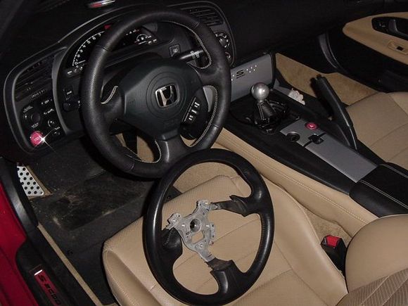 steeringwheelcomp.JPG