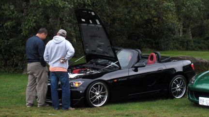 13 - Huy and his car.jpg