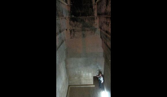 637 Debbie entering the lower chamber.JPG