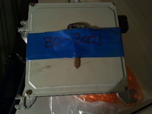 01 ECU W Key