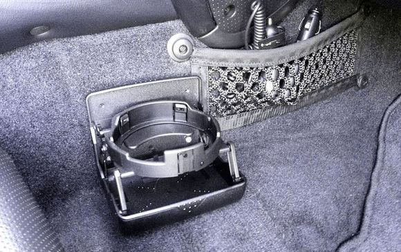 Installed Fischer cupholder