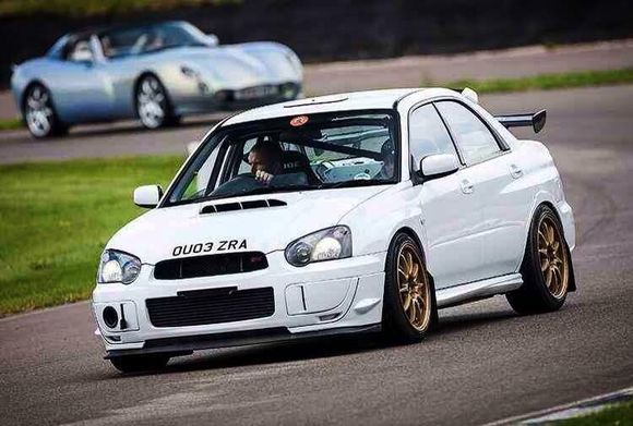 I love these back spoilers on them, would stick one on my Spec C if I could be bothered but can’t :)