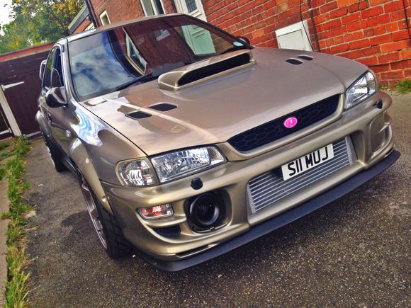 Hi everyone, 
This is my uk turbo it is about to have a fully forged 2.5 transplant I've had the car a year now and it was stock when I got it hope you like it 👍