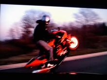 Glowing disc and red rim?