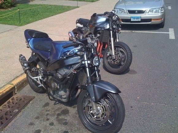 2 Bros Exhaust, OMR subcage, Vortex rearsets, FullThrottle handbrake.... the other bike is a Yamaha YZF600R