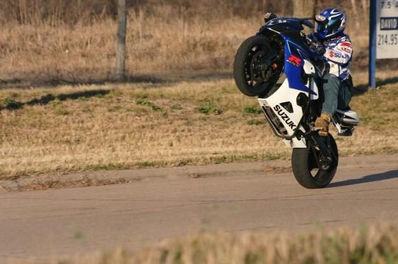 This GSXR 1000 is a sick ass wheelie machine.