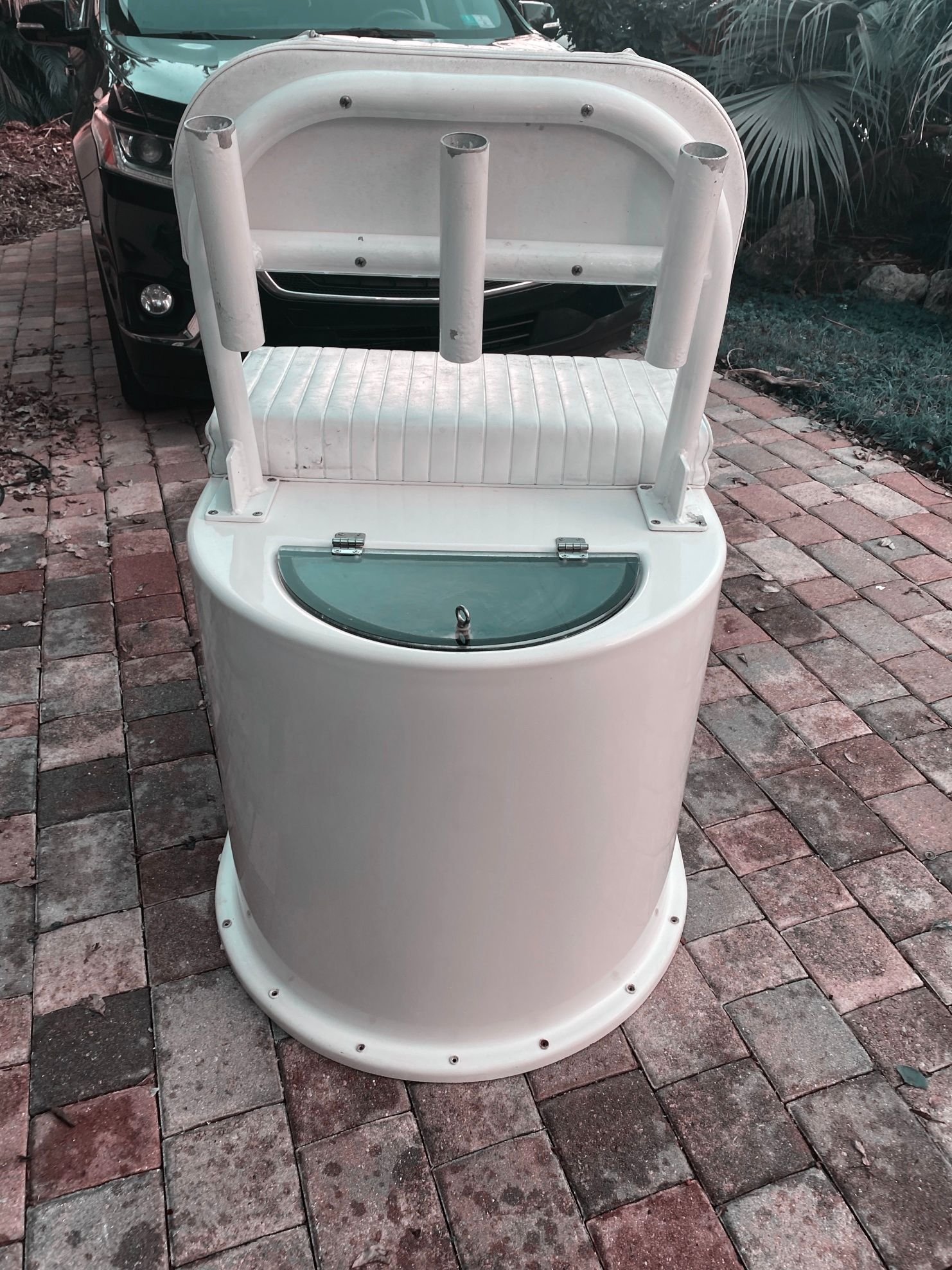 Livewell leaning post The Hull Truth Boating and Fishing Forum