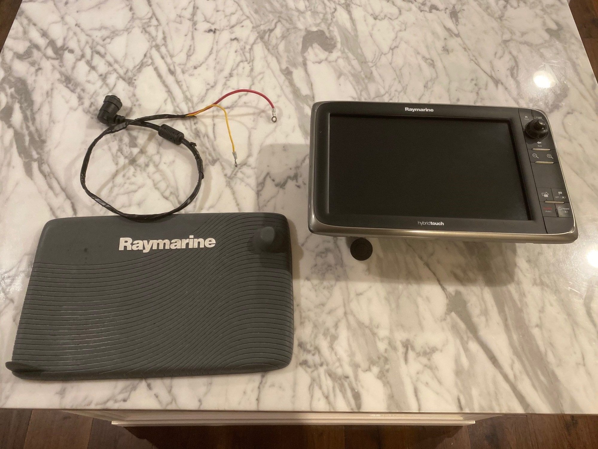 Raymarine 2 12 inch GPS, CP300, B60 transducer , digital radar , ECI ...