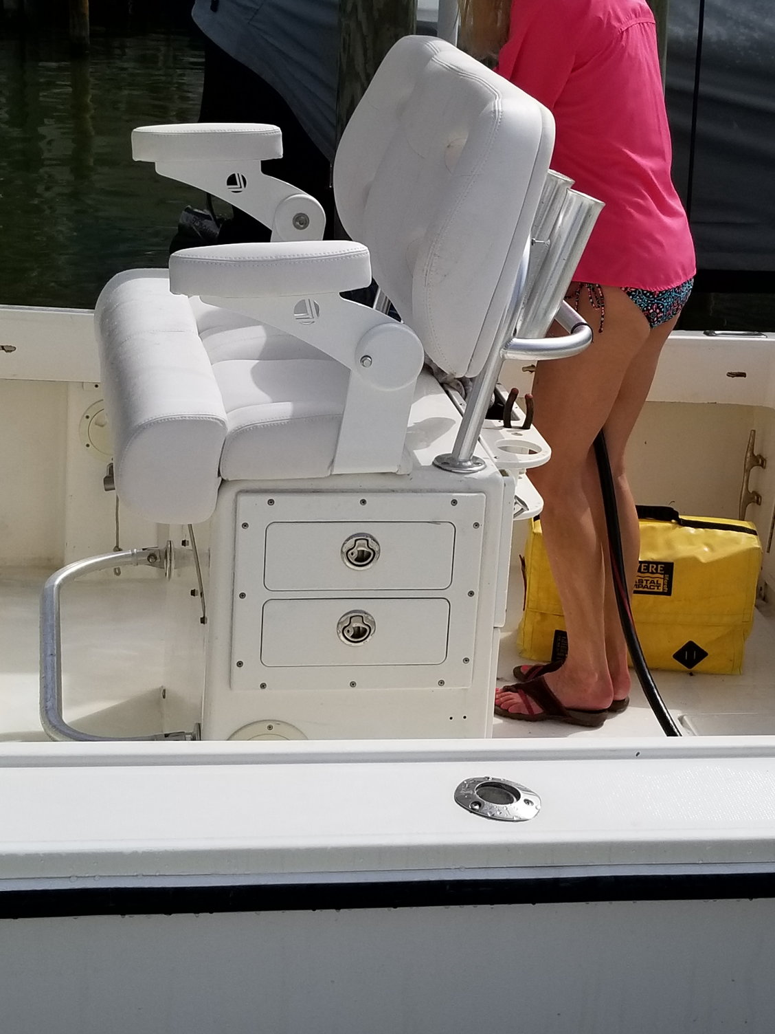 does ProLine have a Captains Chair? - The Hull Truth - Boating and Fishing  Forum