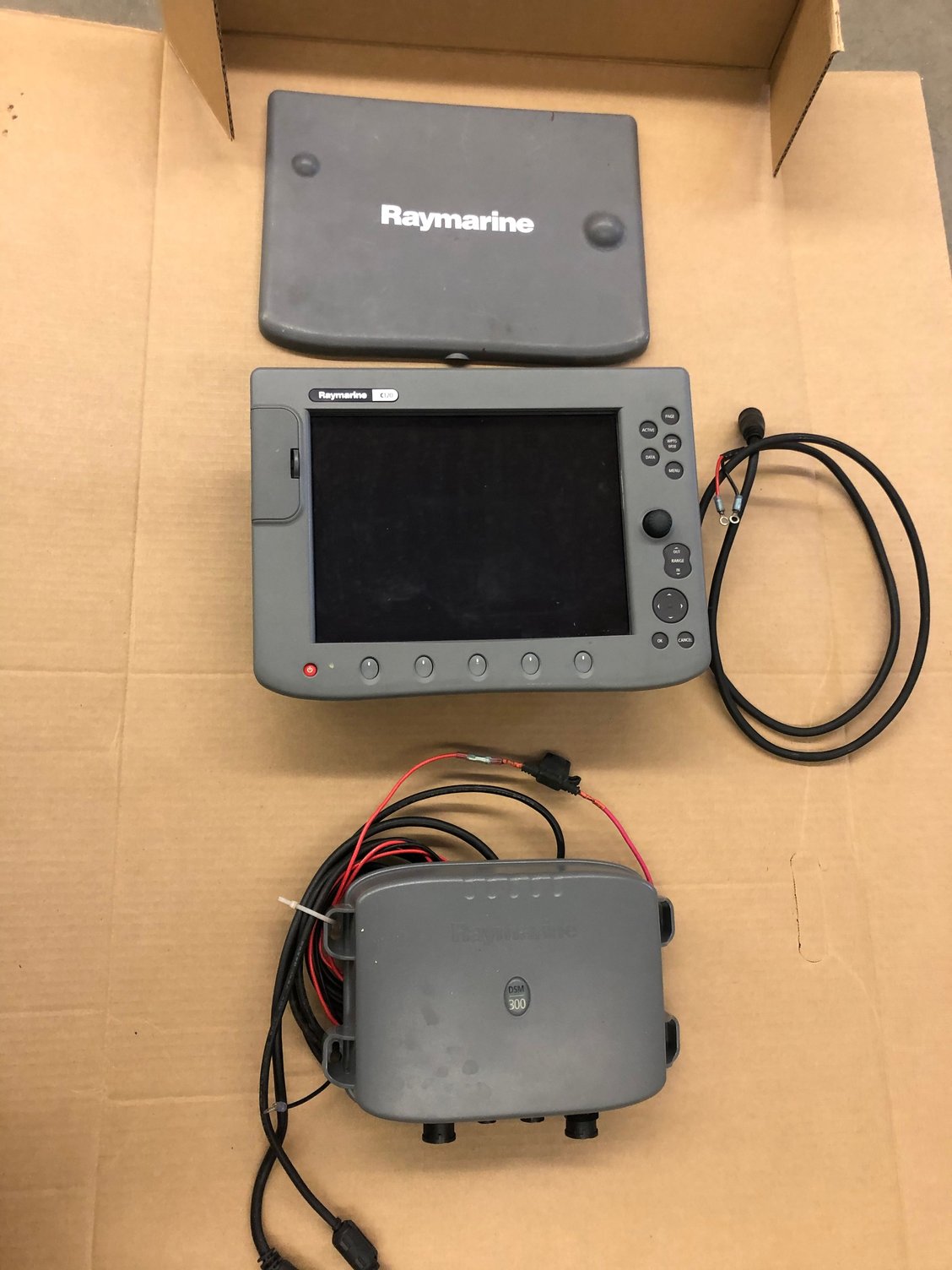 Raymarine c120/b260 transducer dsm 300 sounder box 24 radar works as it