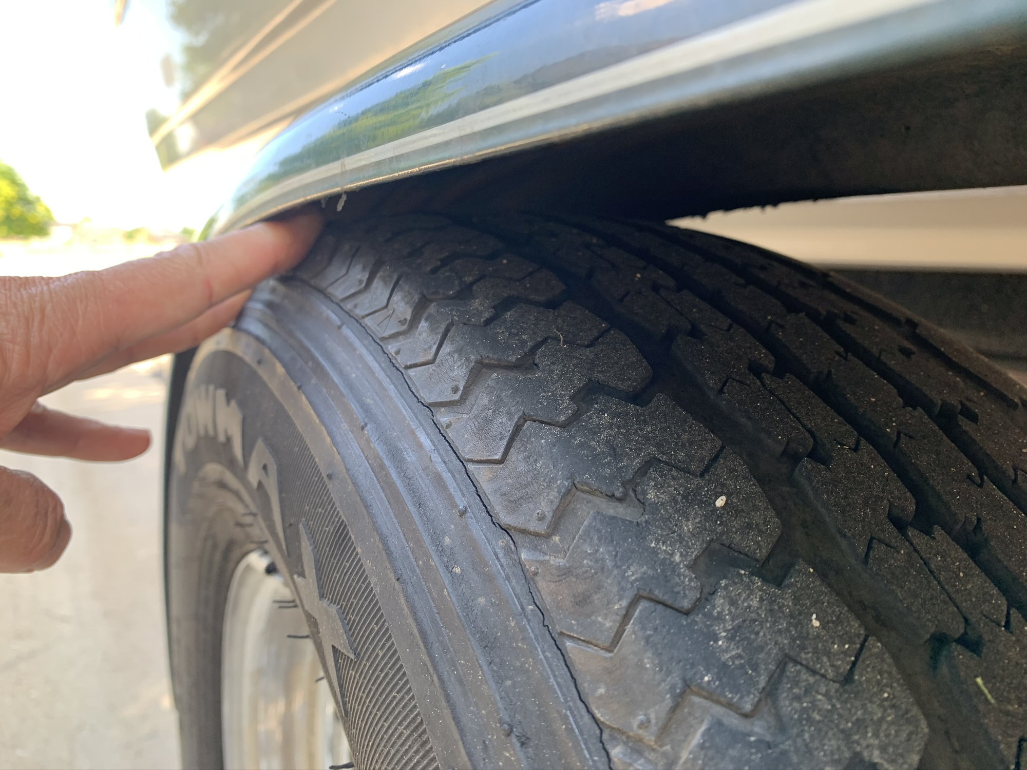Help gaining 2-3 clearance on trailer tires to fender - The Hull Truth -  Boating and Fishing Forum