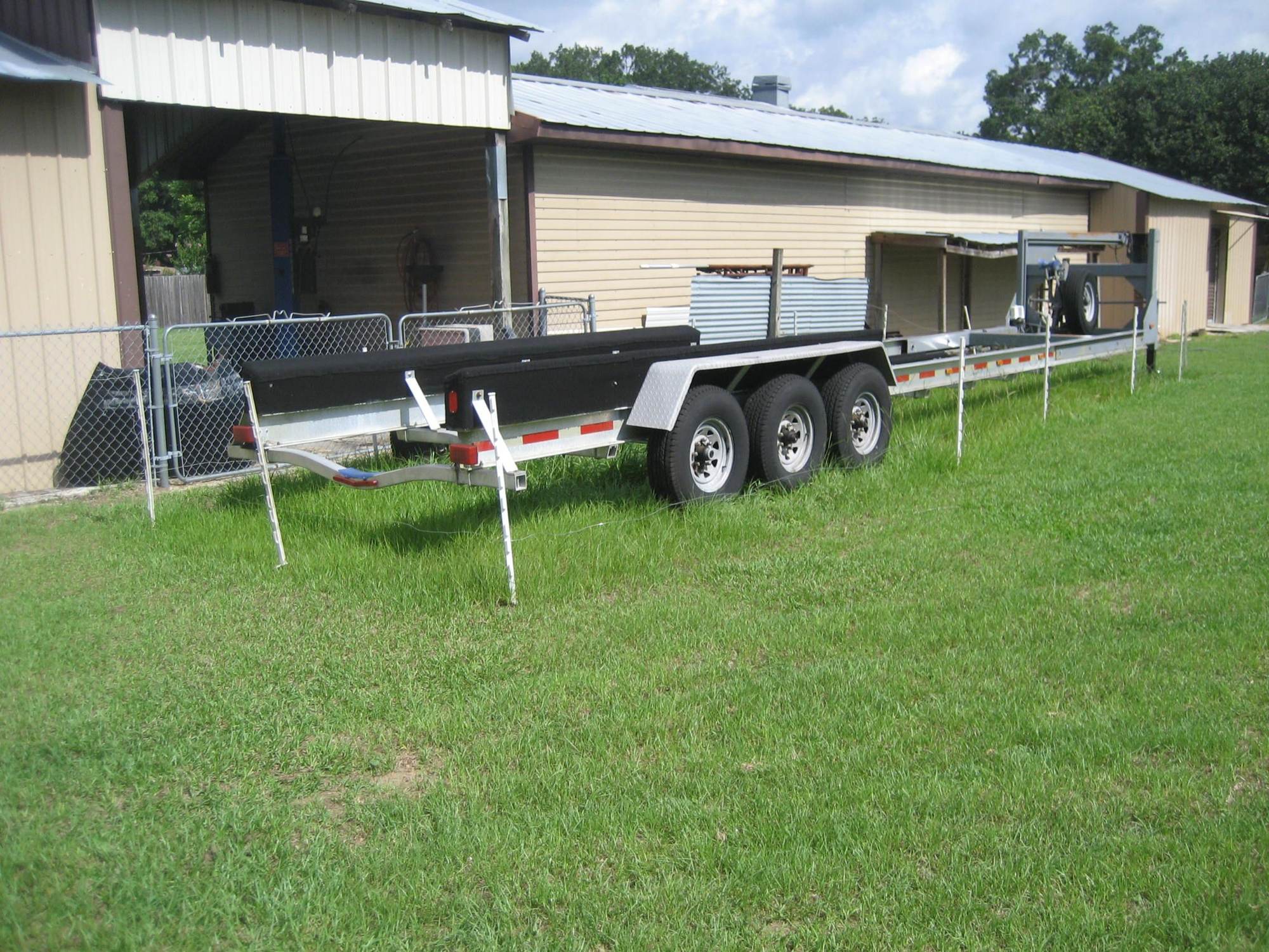 Loadmaster triaxle gooseneck trailer 8500.00 The Hull Truth